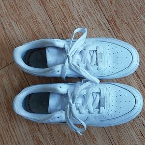 Youth White Air Force 1's